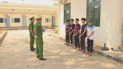 Bắt giữ 5 thanh, thiếu niên và học sinh hiếp dâm 1 bé gái