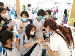 Tuyển sinh đại học: Thờ ơ với điểm thi tốt nghiệp THPT