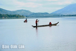 Phát hiện 2 cháu nhỏ tử vong dưới hồ Lắk