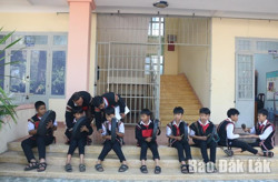 Truyền dạy kỹ năng đánh cồng chiêng cho học sinh tại huyện Krông Bông