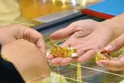 Giá vàng hôm nay, 22-3: Bất ngờ giảm mạnh