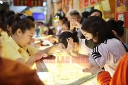 Cần ngay giải pháp để giá vàng thôi "nhảy múa"!