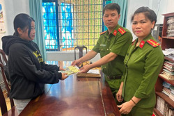 Công an huyện Cư Jút trao trả tài sản cho nạn nhân trong vụ lừa đảo chiếm đoạt tiền từ thiện
