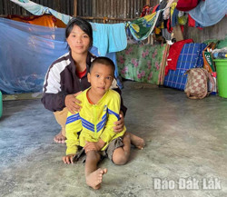 Gia cảnh cháu bé tật nguyền rất cần giúp đỡ