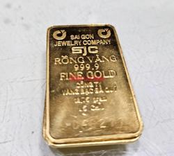 Giá vàng hôm nay 4-3: Bất ngờ với vàng SJC lẫn vàng nhẫn