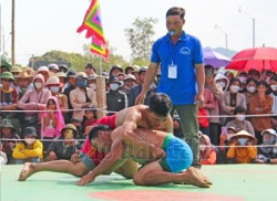 Từ hội làng đến điểm hẹn văn hóa