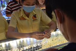 Giá vàng hôm nay, 7-3: Chưa dừng đà tăng