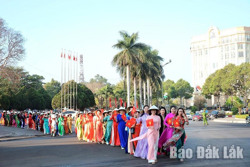 Xây dựng người phụ nữ thời đại mới