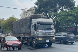 Xe tải va chạm với xe đạp: Một học sinh lớp 6 bị thương nặng