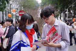 Tuyển sinh đại học 2024: Bỏ xét tuyển chứng chỉ ngoại ngữ?