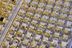 Giá vàng SJC, vàng nhẫn 24K ngừng đà tăng sốc