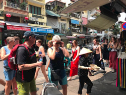 Du lịch dịp nghỉ lễ 30/4 và 1/5: Lại lo quá tải, chặt chém