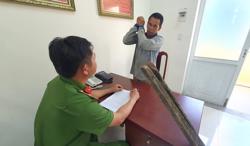 Bị đánh, người đàn ông giật gậy đánh chết anh trai