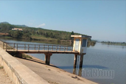 Đắk Nông: Đi tắm hồ, bé trai đuối nước thương tâm