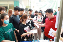 “Siết” học sinh, sinh viên làm thêm: Như thế nào là hợp lý?