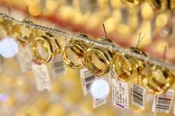 Giá vàng hôm nay 8-4: Vàng nhẫn 24K vẫn tăng chóng mặt