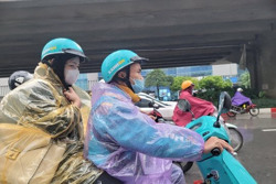 Không khí lạnh tràn về, miền Bắc giảm nhiệt kèm mưa dông