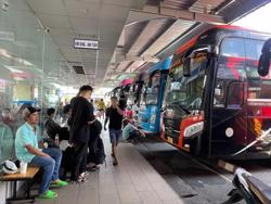 Các dịch vụ đi lại, lưu trú, ăn uống dịp nghỉ lễ 30-4 gây áp lực lên mặt bằng giá