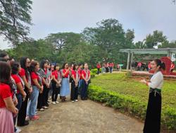 Bài toán nan giải về hướng dẫn viên du lịch