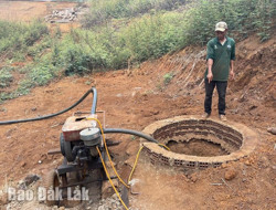 Đua nhau tìm nước ngầm chống hạn