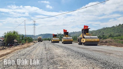 Nỗ lực hoàn thành các công trình, dự án chào mừng 120 năm Ngày thành lập tỉnh