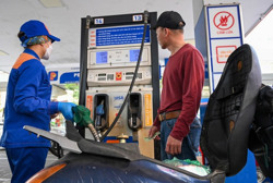 Có cần thiết duy trì Quỹ bình ổn giá xăng dầu?