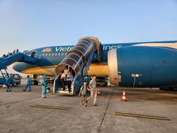 Giá vé máy bay cao nhưng không dễ hạ nhiệt, vì sao?