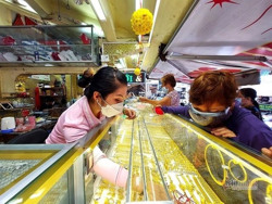 Vàng hạ nhiệt sau hàng loạt chỉ đạo “nóng”