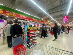 Giảm thuế, kích cầu để hỗ trợ tăng trưởng