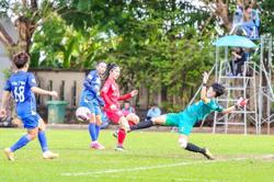 Quả bóng vàng Việt Nam và đồng đội rơi khỏi tốp 3