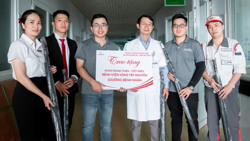 HONDA ÔTÔ ĐẮK LẮK TRAO QUÀ BỆNH VIỆN VÙNG TÂY NGUYÊN