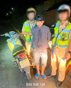 Công an huyện Krông Năng bắt quả tang đối tượng tàng trữ trái phép chất ma túy