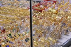 Giá vàng nhẫn 24K tiếp tục giảm mạnh