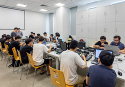 Tuyển sinh đại học 2024: 'Sốt' ngành vi mạch bán dẫn