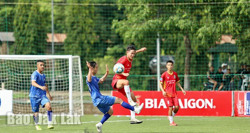 “Vũ điệu" bóng đá về lại phố núi