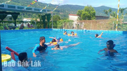 Huyện Krông Bông: Xây dựng sân chơi cho trẻ em vùng sâu