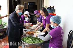 Bếp cơm “đồi mồi”