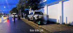 Tự tông vào đuôi xe bán tải đậu trên vỉa hè: Người đàn ông tử vong tại chỗ