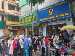 Có nên kéo dài việc bán vàng bình ổn?