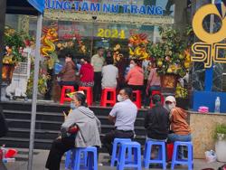 Công ty SJC ngừng phát số thứ tự mua vàng miếng