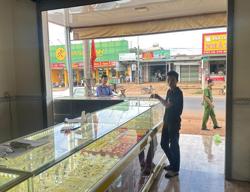 Bắt giữ thiếu niên 17 tuổi cướp giật tại tiệm vàng