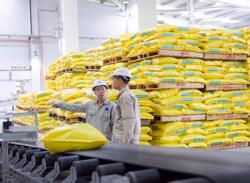 Phân bón không chịu thuế GTGT, ai được lợi và ai chịu thiệt?