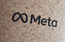 Apple tính thêm 30% phí dịch vụ quảng cáo trên Facebook, Instagram