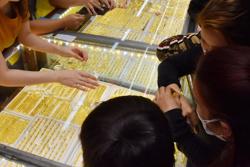 Giá vàng hôm nay, 29-6: Sụt giảm dù giá USD hạ nhiệt