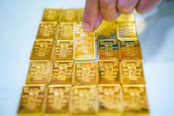 Ngân hàng cùng kéo giảm giá vàng miếng SJC