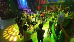 Hơn 100 công an đột kích quán bar, phát hiện hàng chục người phê ma túy