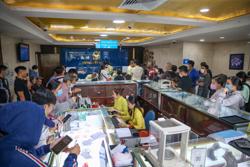 Ngân hàng tung vàng miếng SJC, giá giảm nhanh