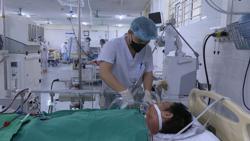 Suy đa tạng, nguy kịch sau khi ăn thịt lợn ốm chết