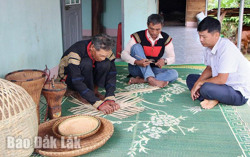 Giúp nông dân quảng bá, tiêu thụ sản phẩm