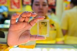 Giá vàng miếng 'bất động', cao hơn vàng nhẫn gần 2 triệu đồng/lượng